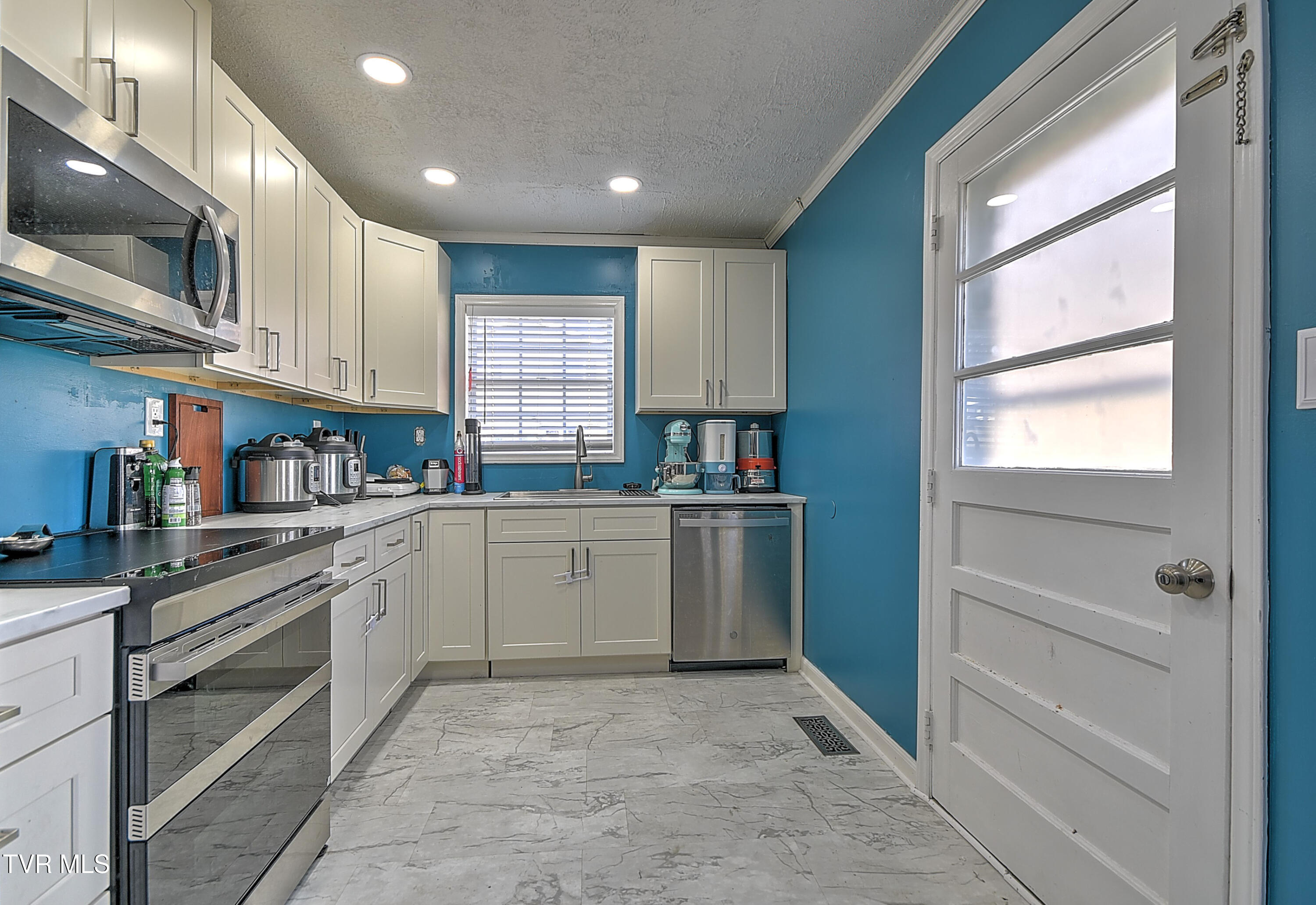 15513 Industrial Park Road Bristol, VA 24202 - Photo 7 of 30 15535 Indsuatral DB-9