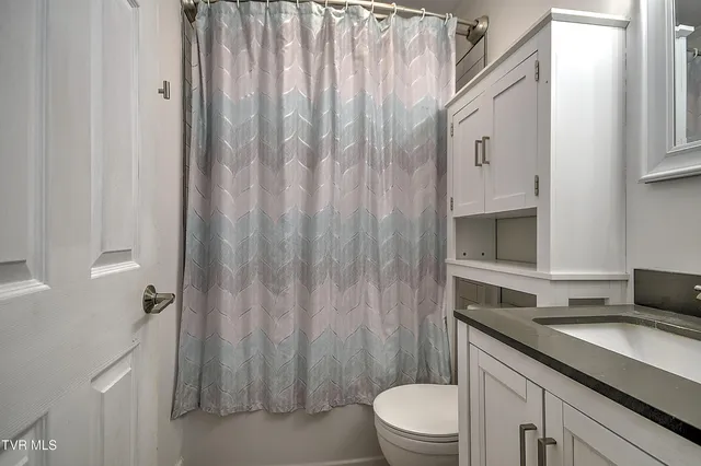 $215,000 | 15513 Industrial Park Road, Bristol, VA 24202