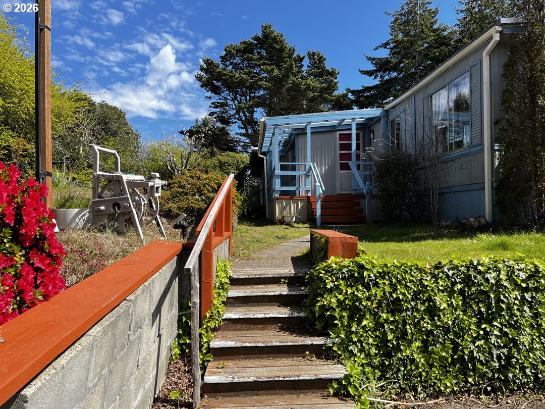 1600 Rhododendron Drive, Unit 21 Florence, OR 97439 - Photo 3 of 48