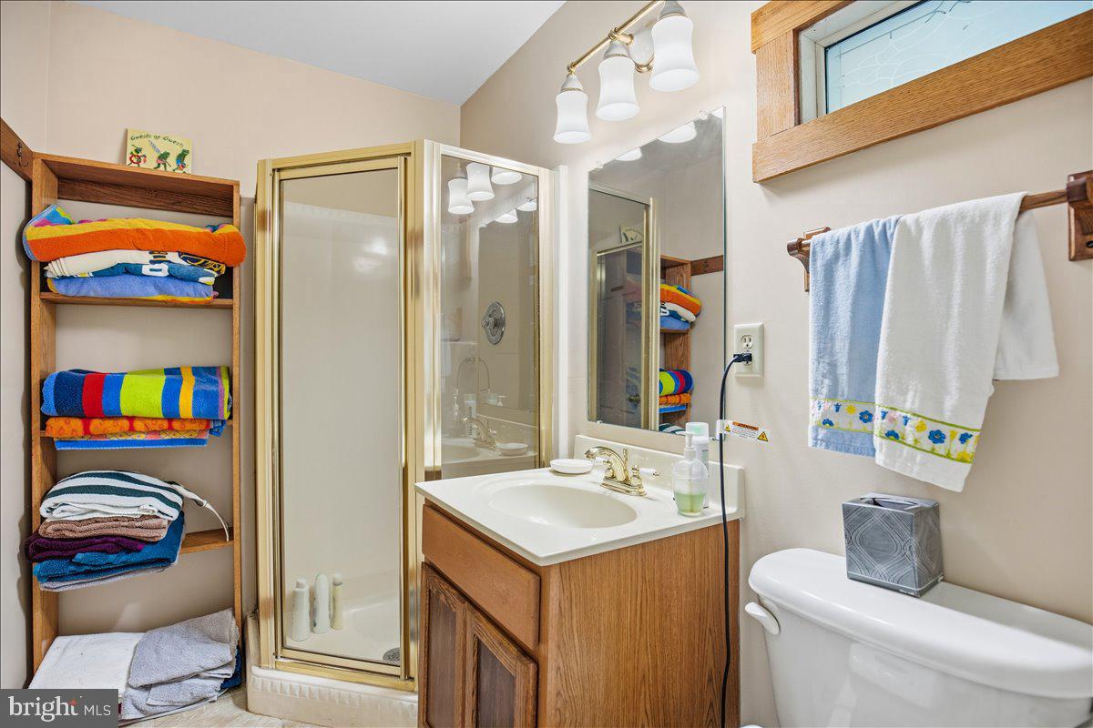 6110 Sheridan Point Road Prince Frederick, MD 20678 - Photo 26 of 77 Bright and pool bathroom retreat.
