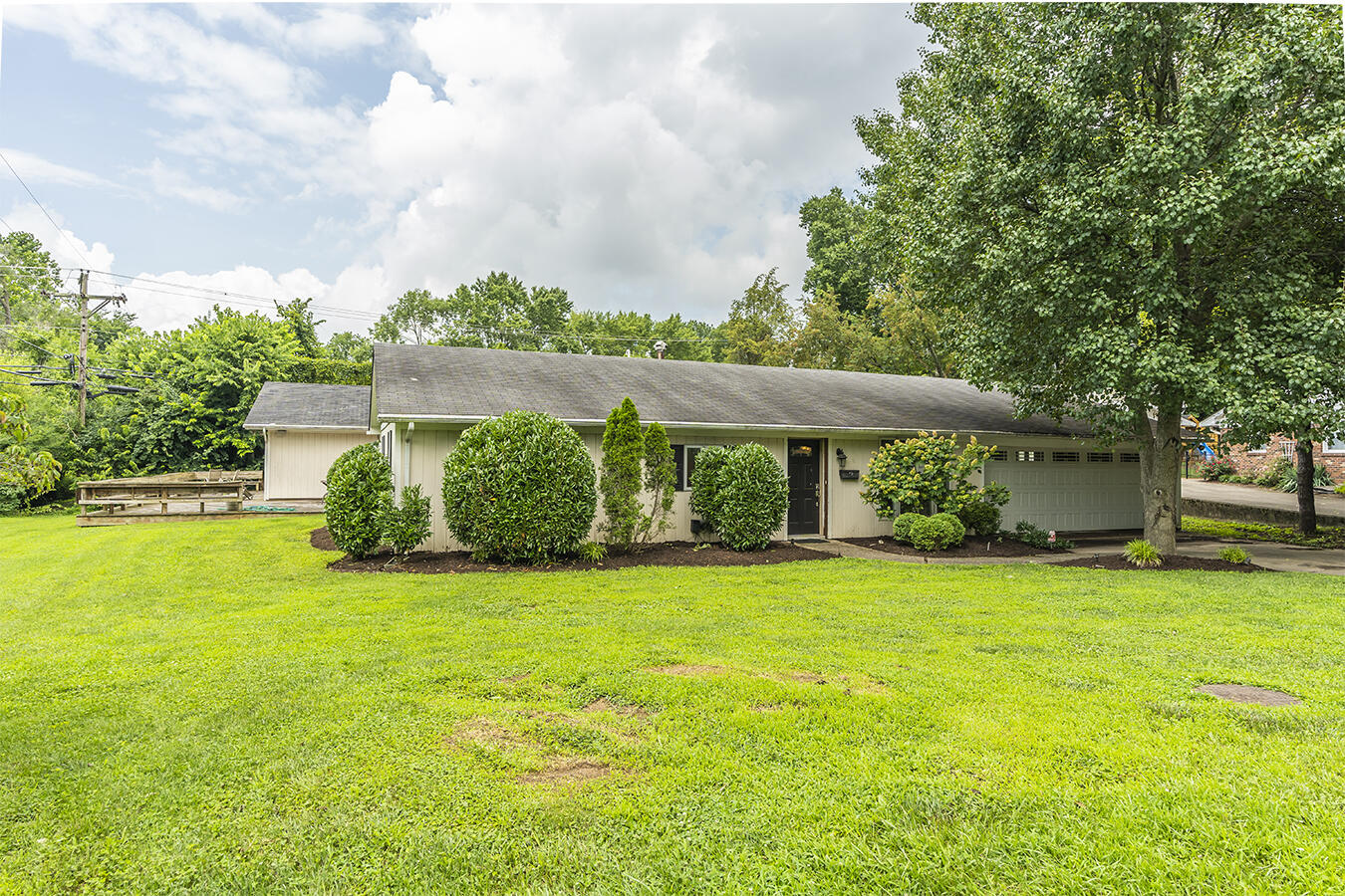 1485 Pine Meadow Road Lexington, KY 40504 - Photo 2 of 32 1485pinemeadow02