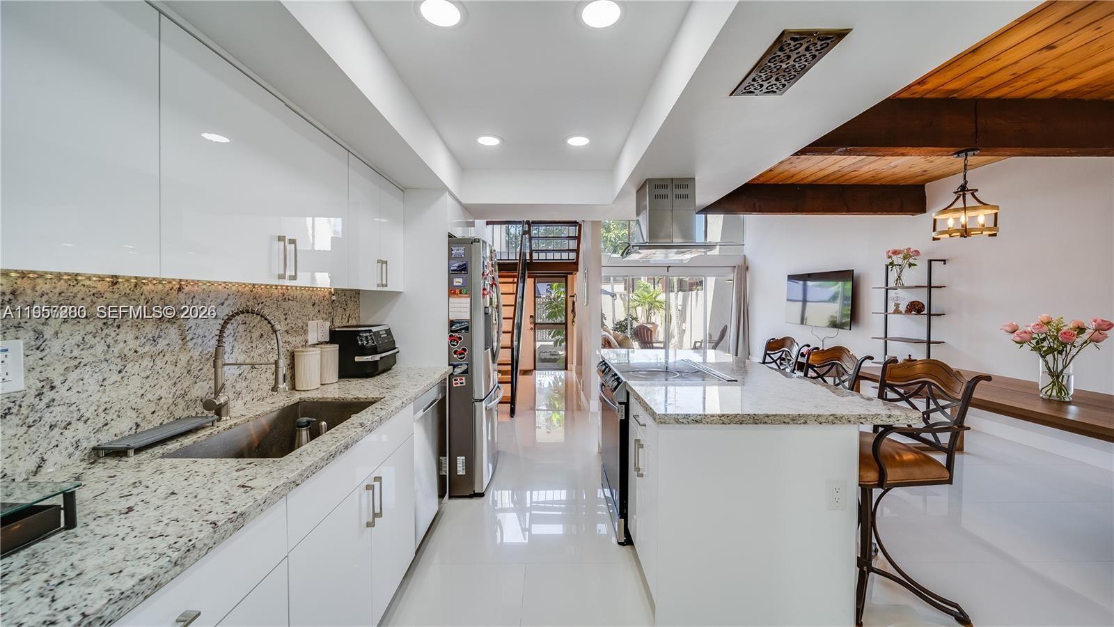 10462 Southwest 78th Street Miami, FL 33173 - Photo 8 of 19