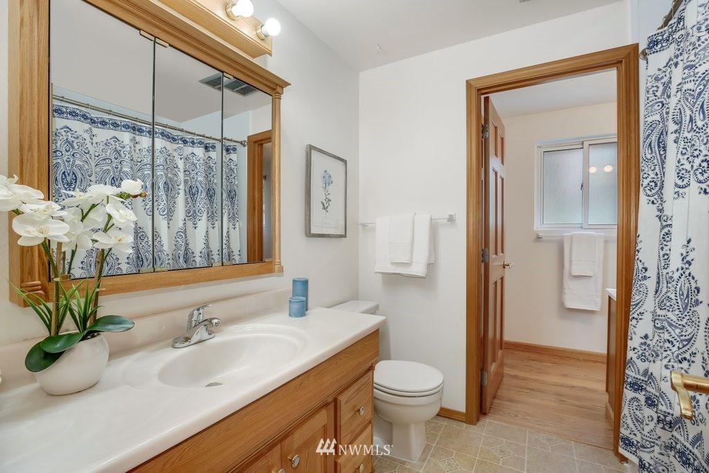 15002 108th Place Northeast Bothell, WA 98011 - Photo 17 of 36 Gallery Image 17