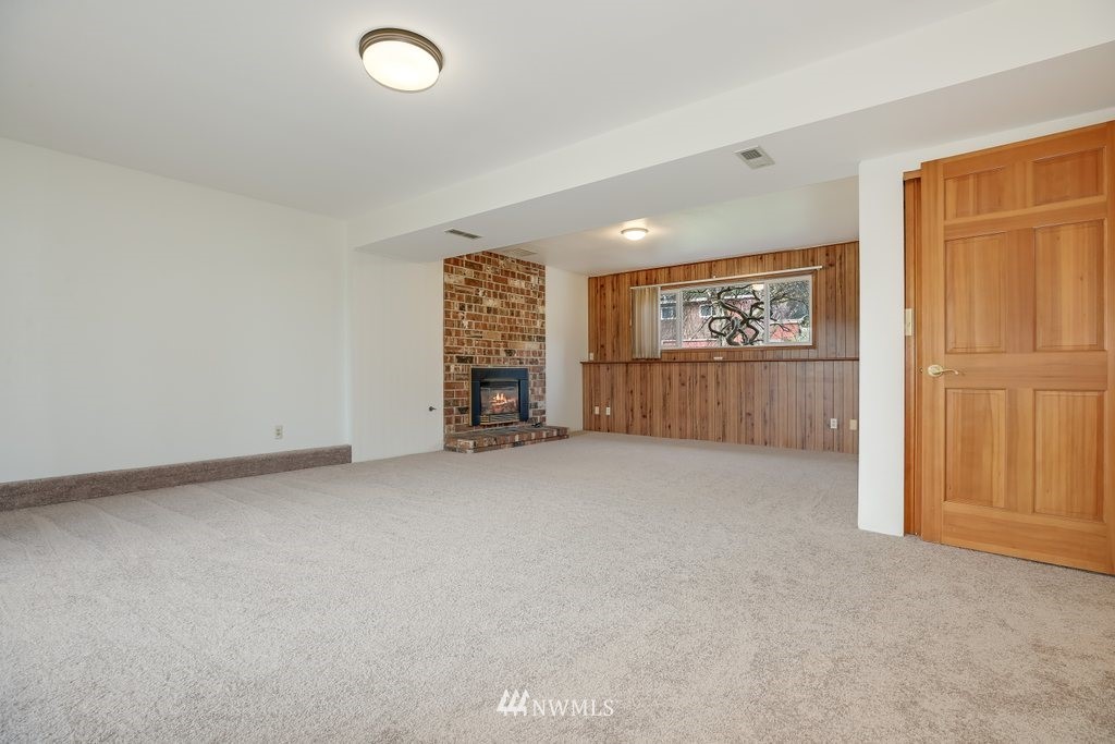 15002 108th Place Northeast Bothell, WA 98011 - Photo 22 of 36 Gallery Image 22