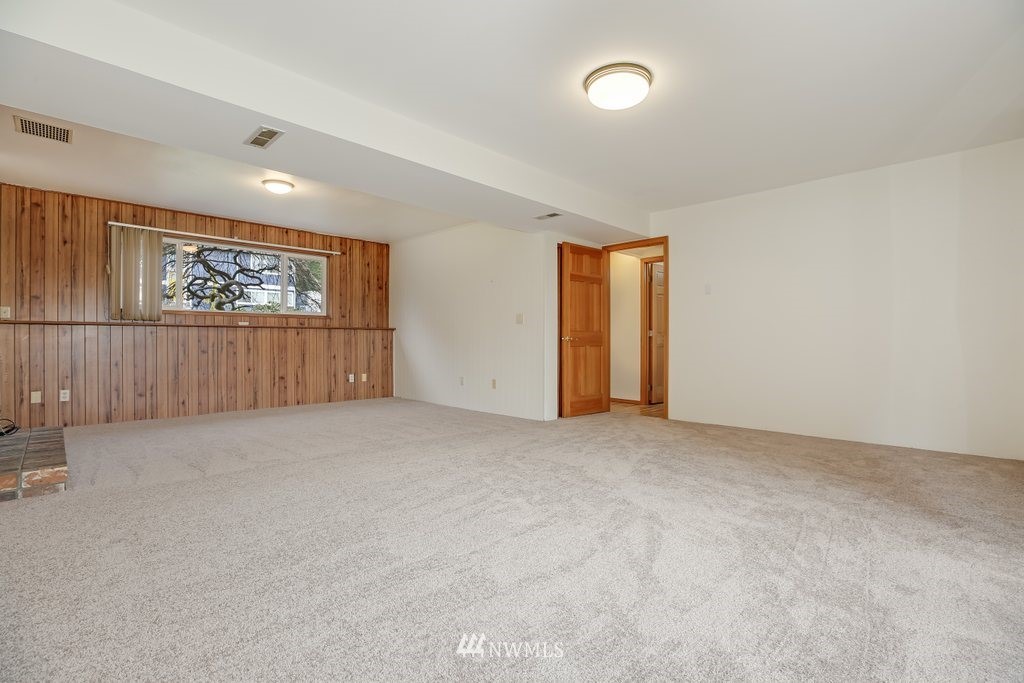 15002 108th Place Northeast Bothell, WA 98011 - Photo 23 of 36 Gallery Image 23