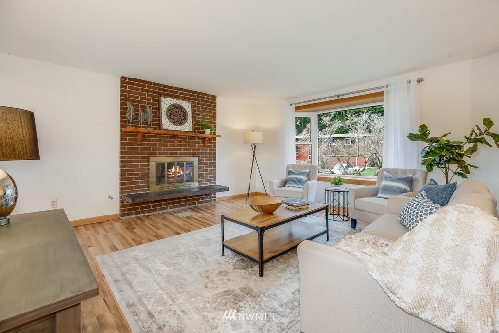 15002 108th Place Northeast Bothell, WA 98011 - Photo 5 of 36 Gallery Image 5