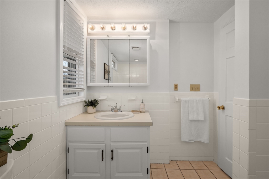 6 Arthur Street, Unit 3 Salem, MA 01970 - Photo 14 of 30