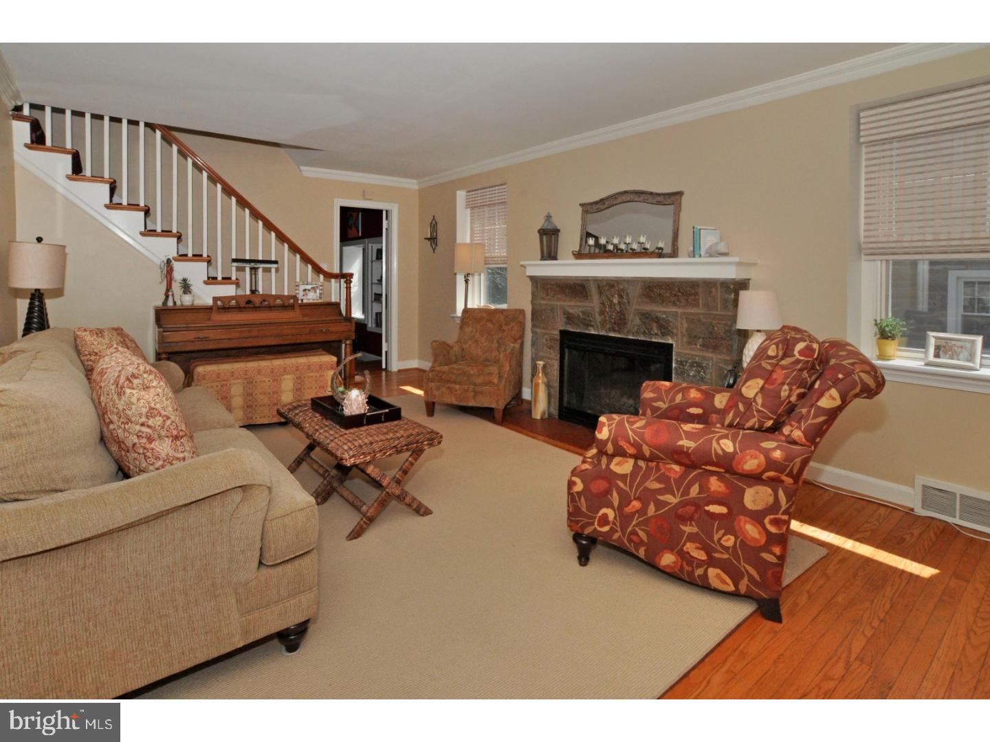 131 Berkeley Road Glenside, PA 19038 - Photo 4 of 24 Living Room