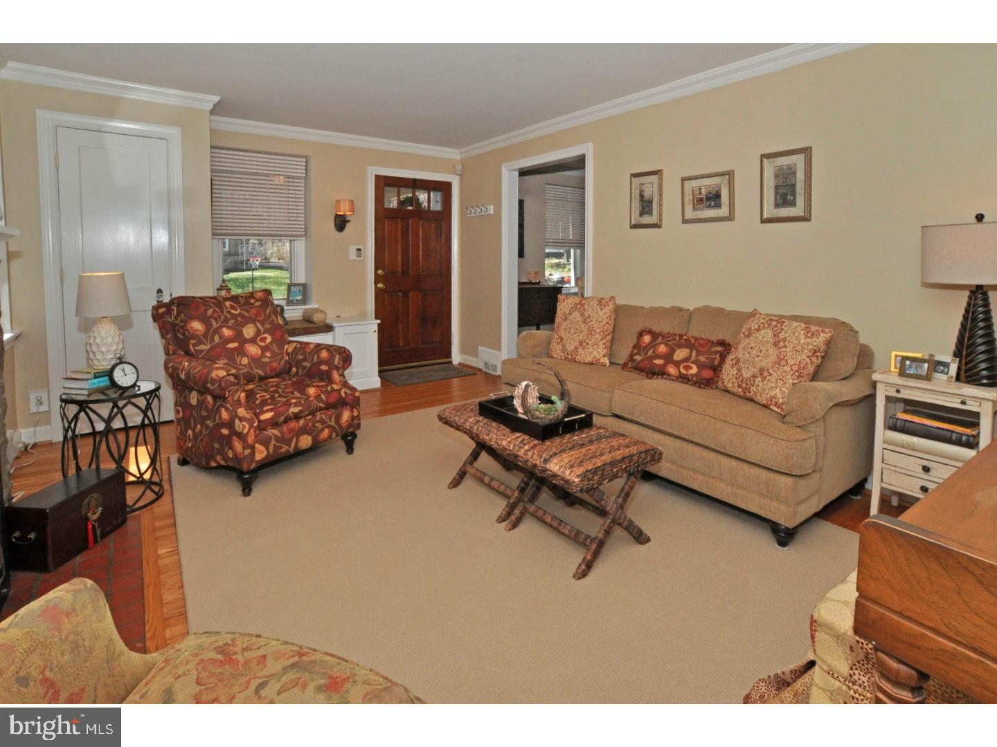 131 Berkeley Road Glenside, PA 19038 - Photo 5 of 24 Living Room