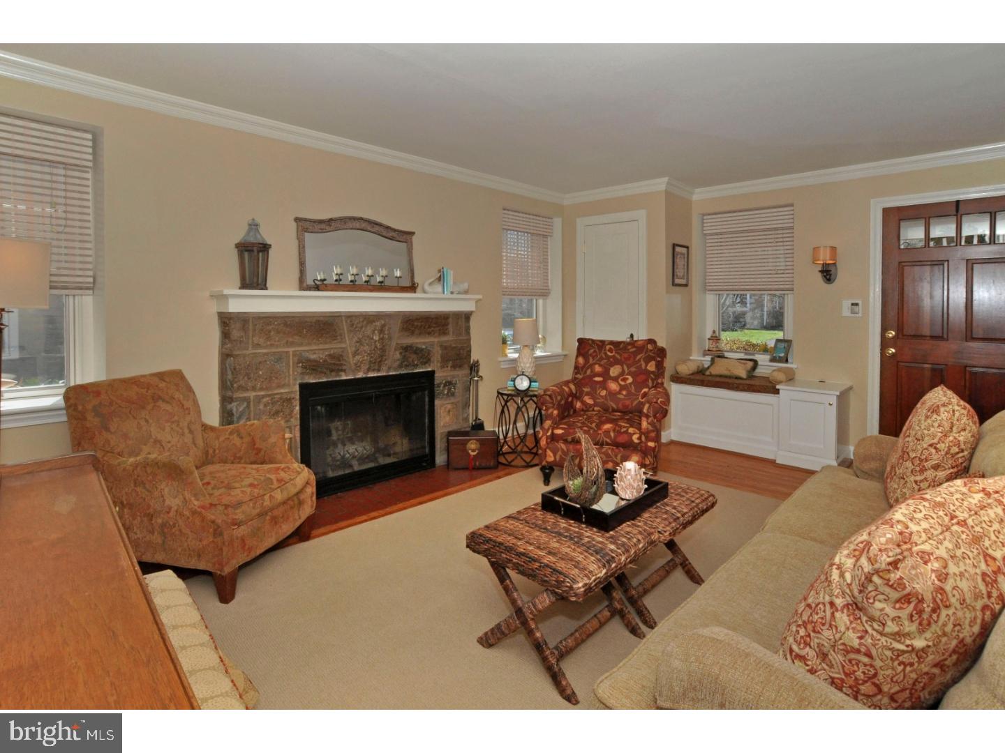 131 Berkeley Road Glenside, PA 19038 - Photo 6 of 24 Living Room