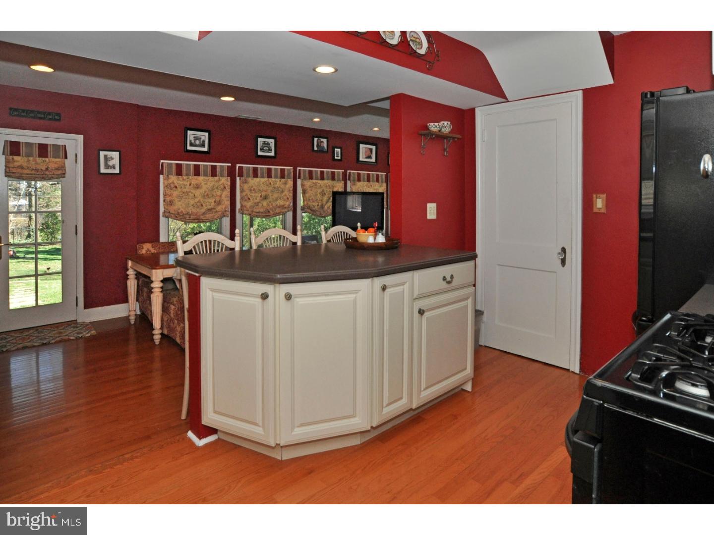 131 Berkeley Road Glenside, PA 19038 - Photo 9 of 24 Kitchen