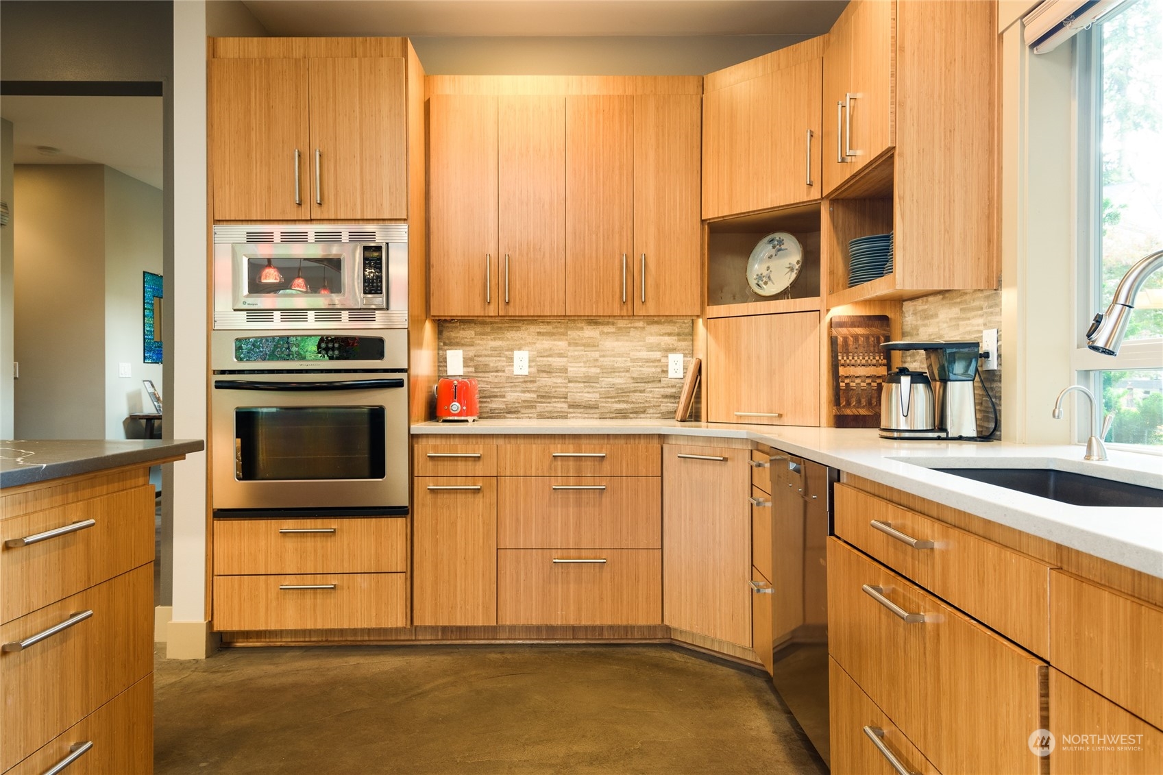 10925 Valley View Road Bothell, WA 98011 - Photo 15 of 40
