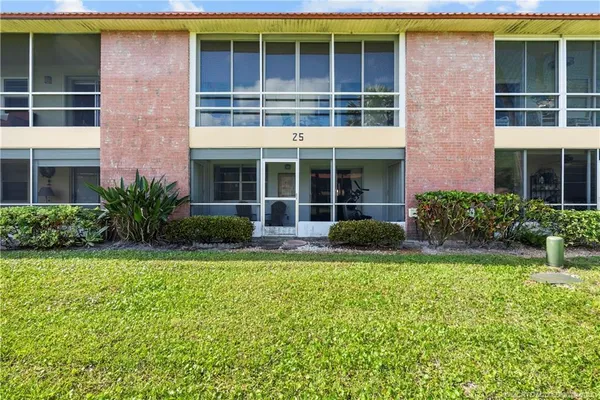 $94,900 | 1949 Southwest Palm City Road, Unit 25C, Stuart, FL 34994