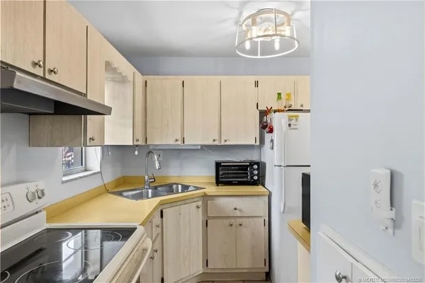 $94,900 | 1949 Southwest Palm City Road, Unit 25C, Stuart, FL 34994