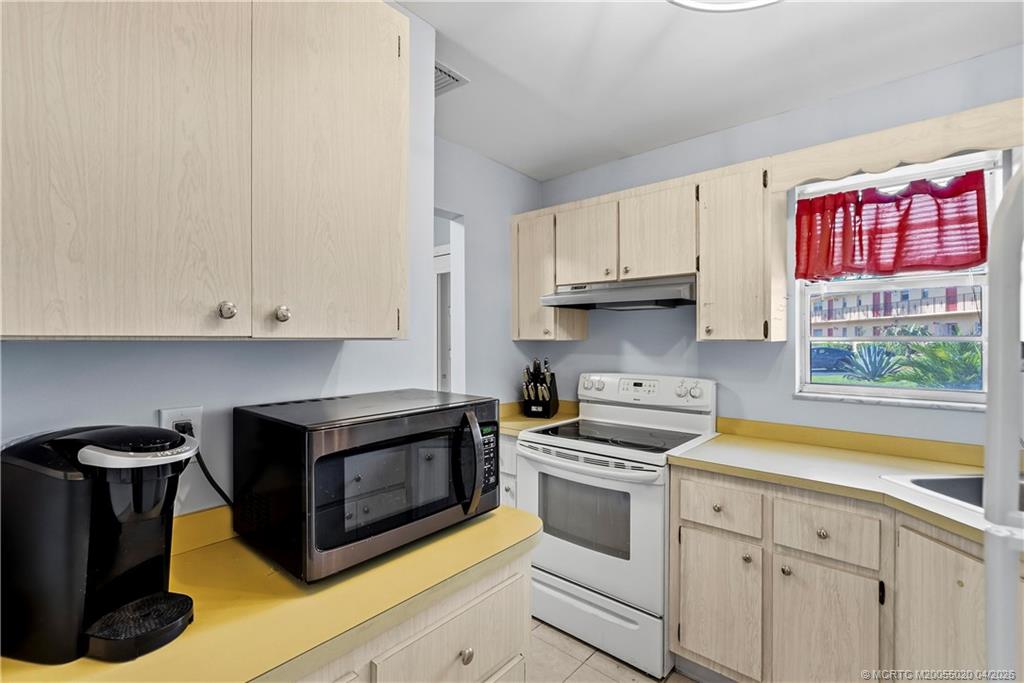 1949 Southwest Palm City Road, Unit 25C Stuart, FL 34994 - Photo 7 of 33