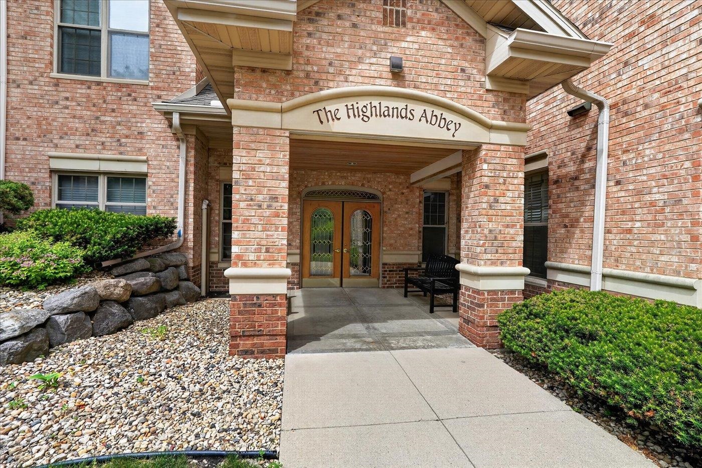 5418 Old Middleton Road, Unit 301 Madison, WI 53705 - Photo 3 of 67
