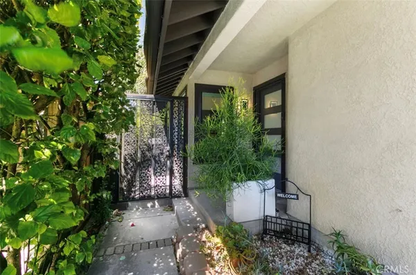 $985,000 | 6250 East Quartz Lane, Anaheim Hills, CA 92807
