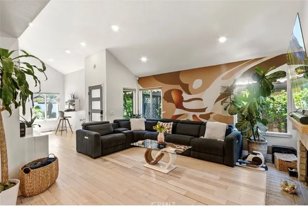 $985,000 | 6250 East Quartz Lane, Anaheim Hills, CA 92807