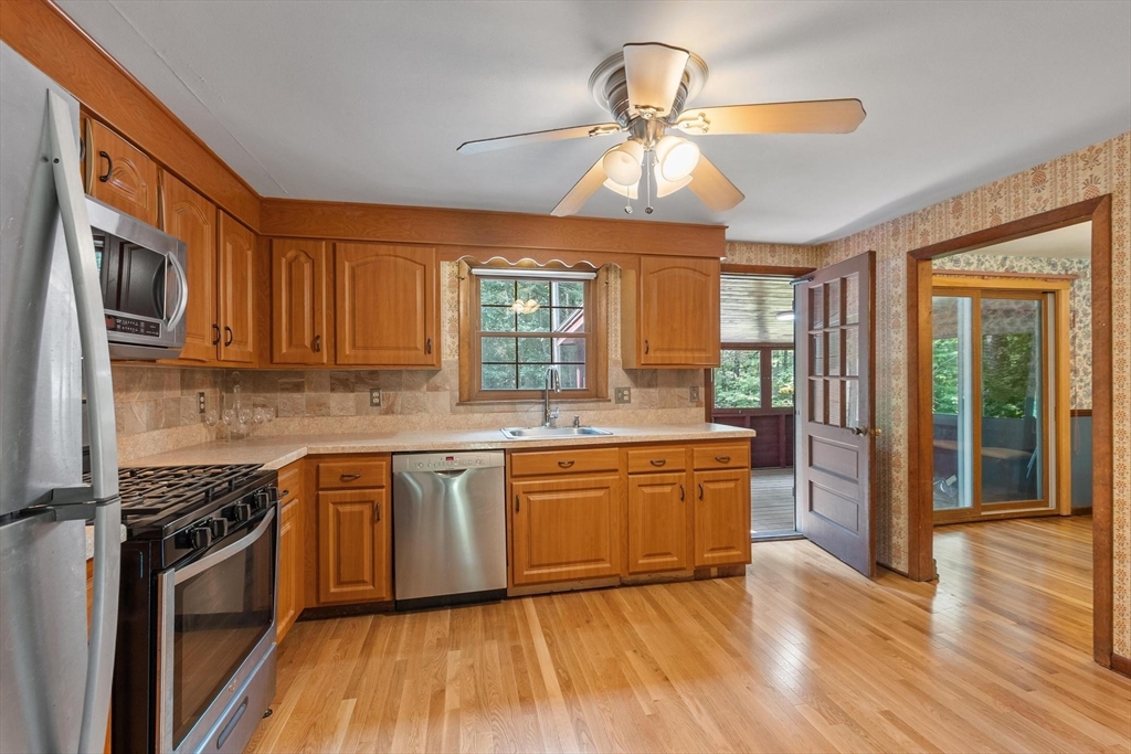 7 Meadowbrook Road Chelmsford, MA 01863 - Photo 15 of 33