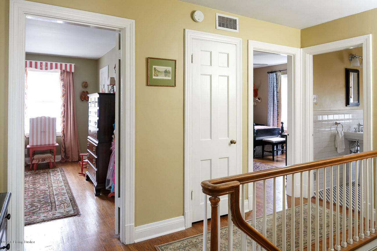 208 Gibson Road Richlawn, KY 40207 - Photo 19 of 25 RealTourCast _ L Johnston _ 208 Gibson (