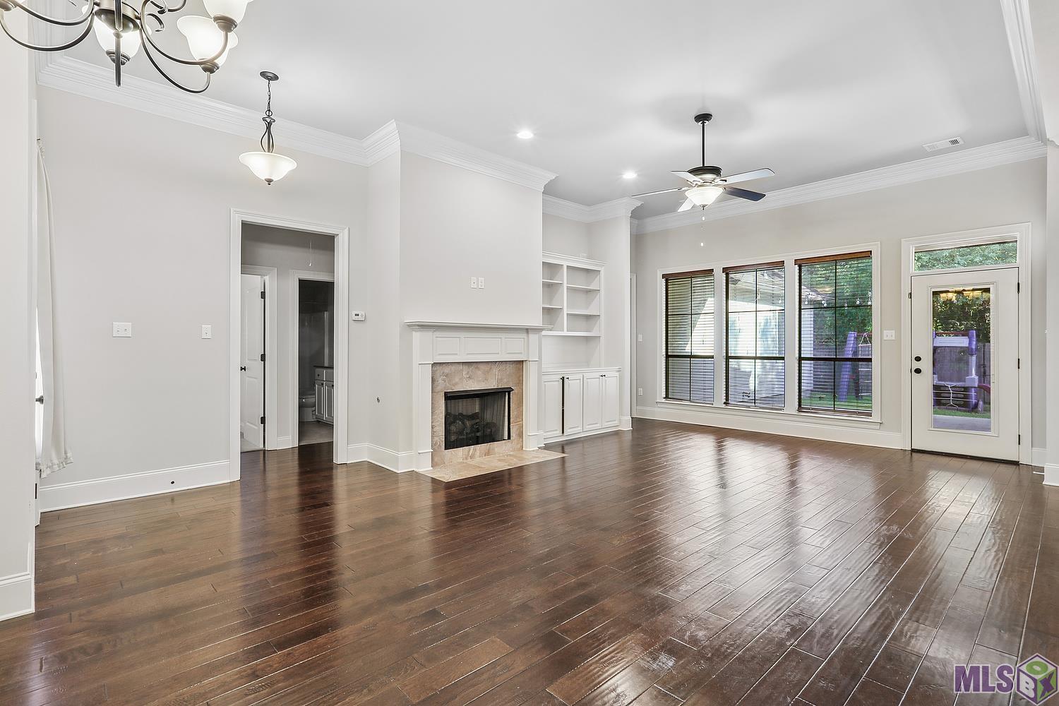 8127 Valencia Court Baton Rouge, LA 70820 - Photo 2 of 21