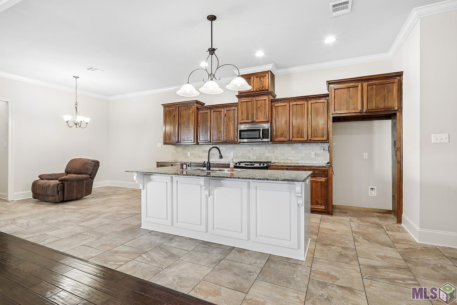 8127 Valencia Court Baton Rouge, LA 70820 - Photo 5 of 21