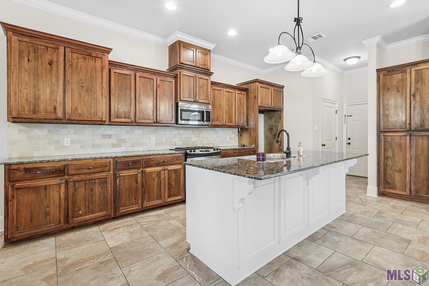 8127 Valencia Court Baton Rouge, LA 70820 - Photo 6 of 21