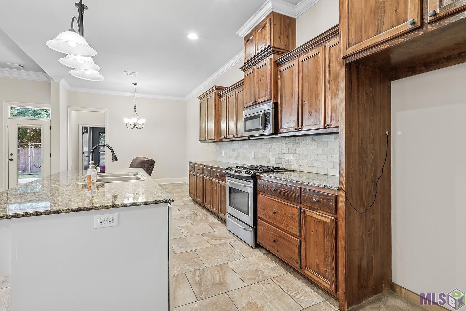 8127 Valencia Court Baton Rouge, LA 70820 - Photo 7 of 21