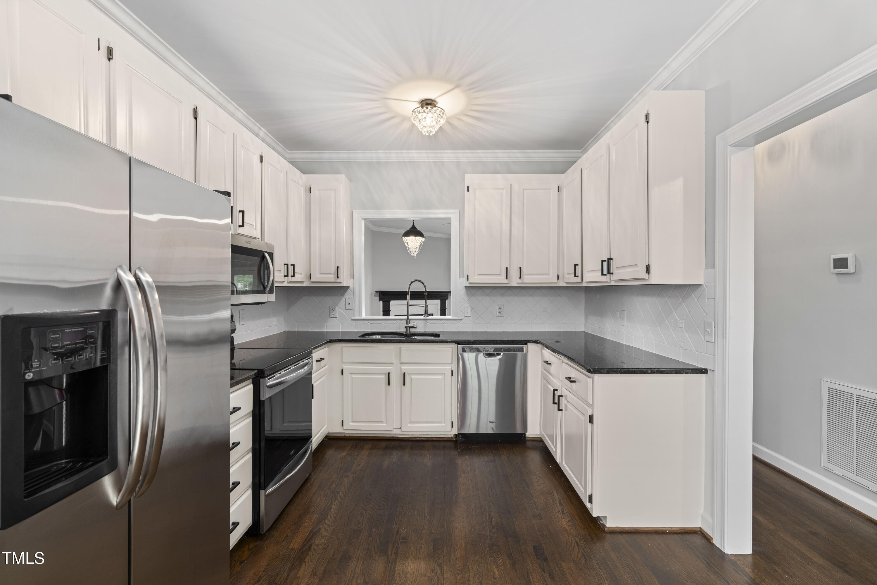 712 Harvey Street Raleigh, NC 27608 - Photo 4 of 23 712b deep kitchen