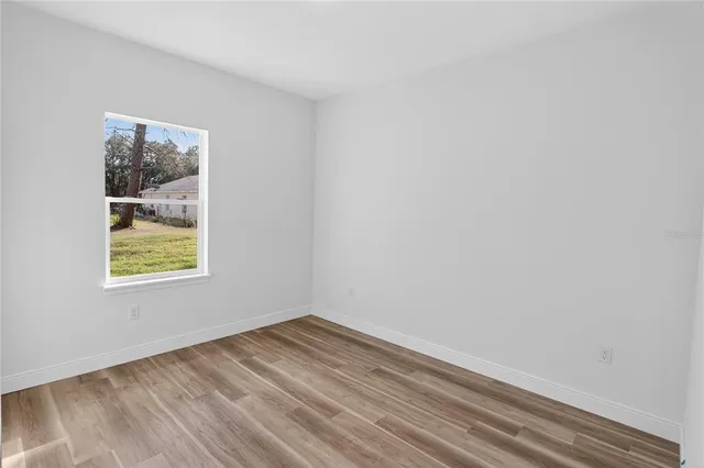 a view of empty room with window