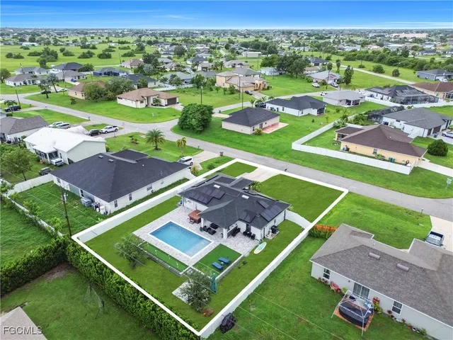 $3,100 | 1915 Northeast 20th Avenue, Cape Coral, FL 33909