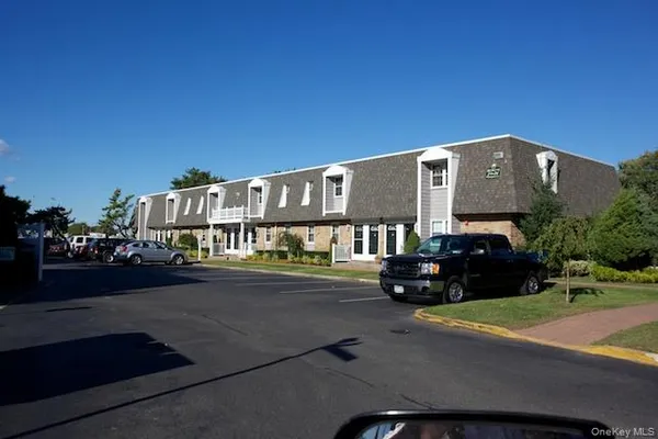 $2,450 | 28 Mainsail Drive, Unit 128, Patchogue, NY 11772