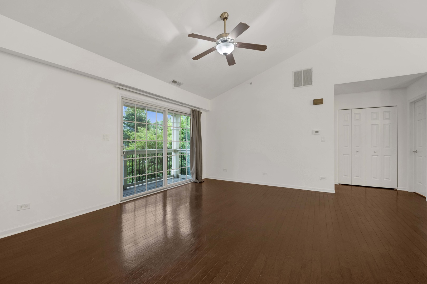 1038 Swift Road, Unit 2B Glen Ellyn, IL 60137 - Photo 17 of 22 Gallery Image 17