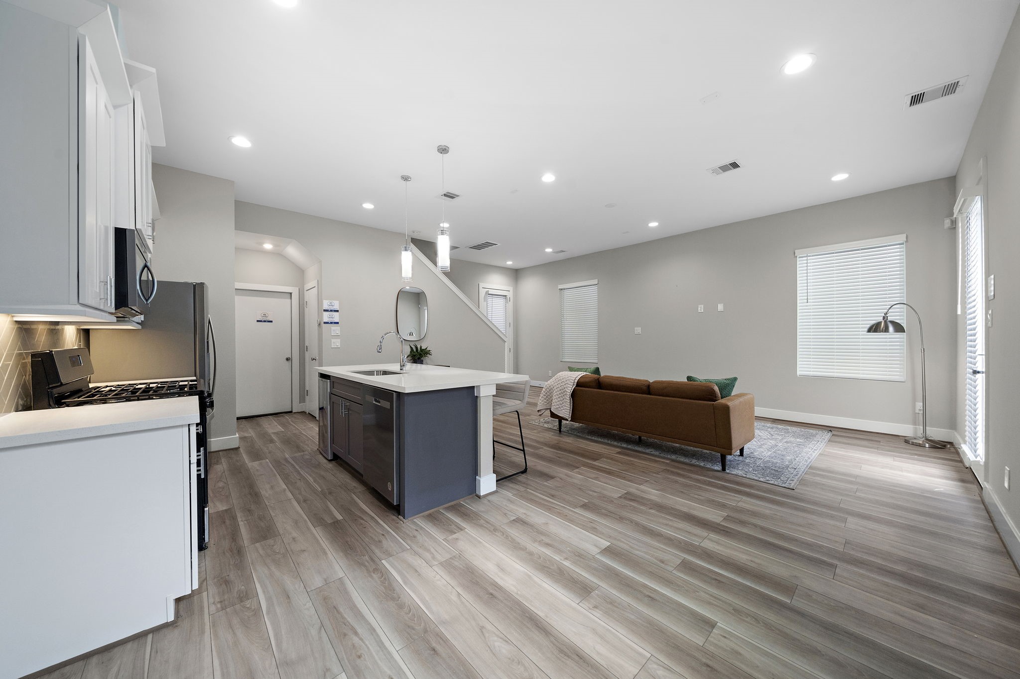 8402 Curry Road Houston, TX 77093 - Photo 23 of 32