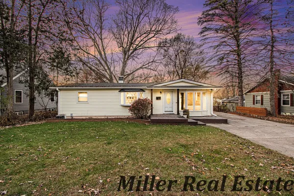 $225,000 | 926 North Washington Street, Lowell, MI 49331