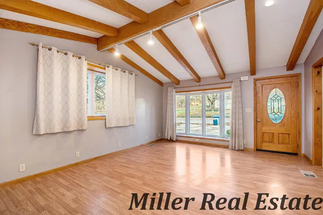 $229,900 | 926 North Washington Street, Lowell, MI 49331