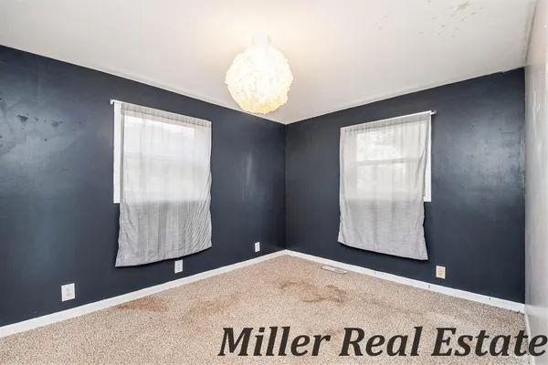 $225,000 | 926 North Washington Street, Lowell, MI 49331