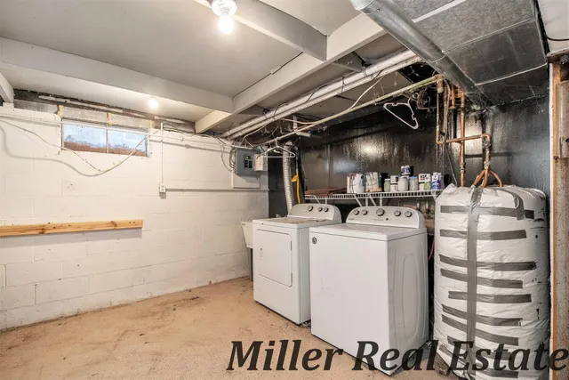 $229,900 | 926 North Washington Street, Lowell, MI 49331