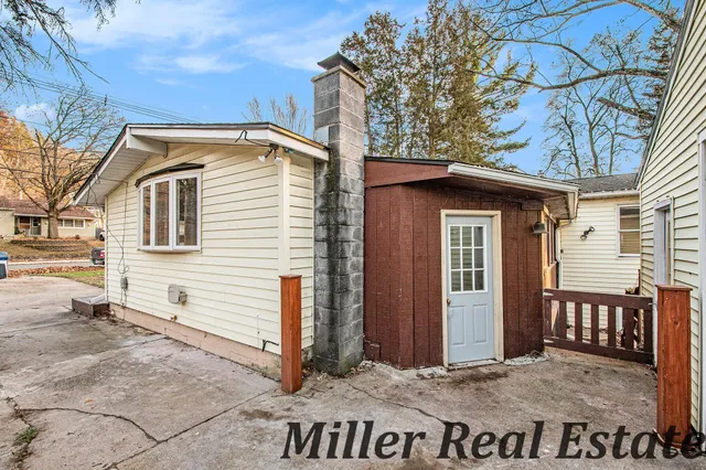 $229,900 | 926 North Washington Street, Lowell, MI 49331