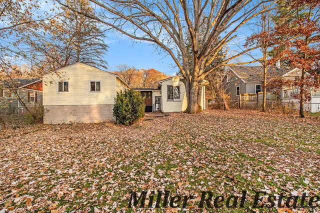 $229,900 | 926 North Washington Street, Lowell, MI 49331