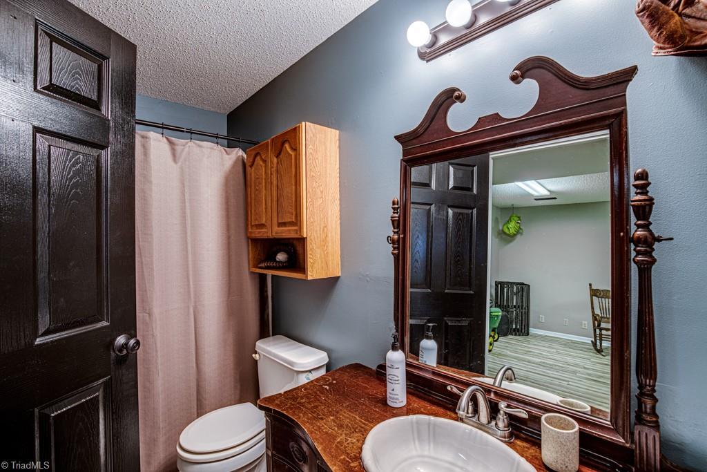 177 Hunters Ridge Road Winston-Salem, NC 27103 - Photo 33 of 44 Gallery Image 33