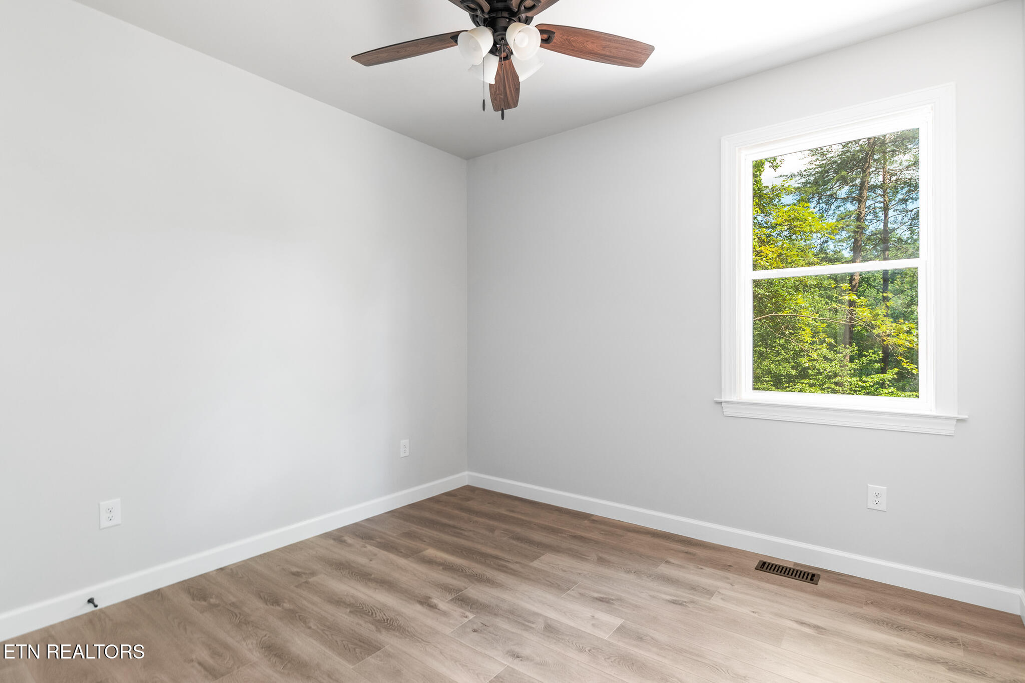 6917 4 Mile Road Maryville, TN 37803 - Photo 14 of 23 Bedroom 2