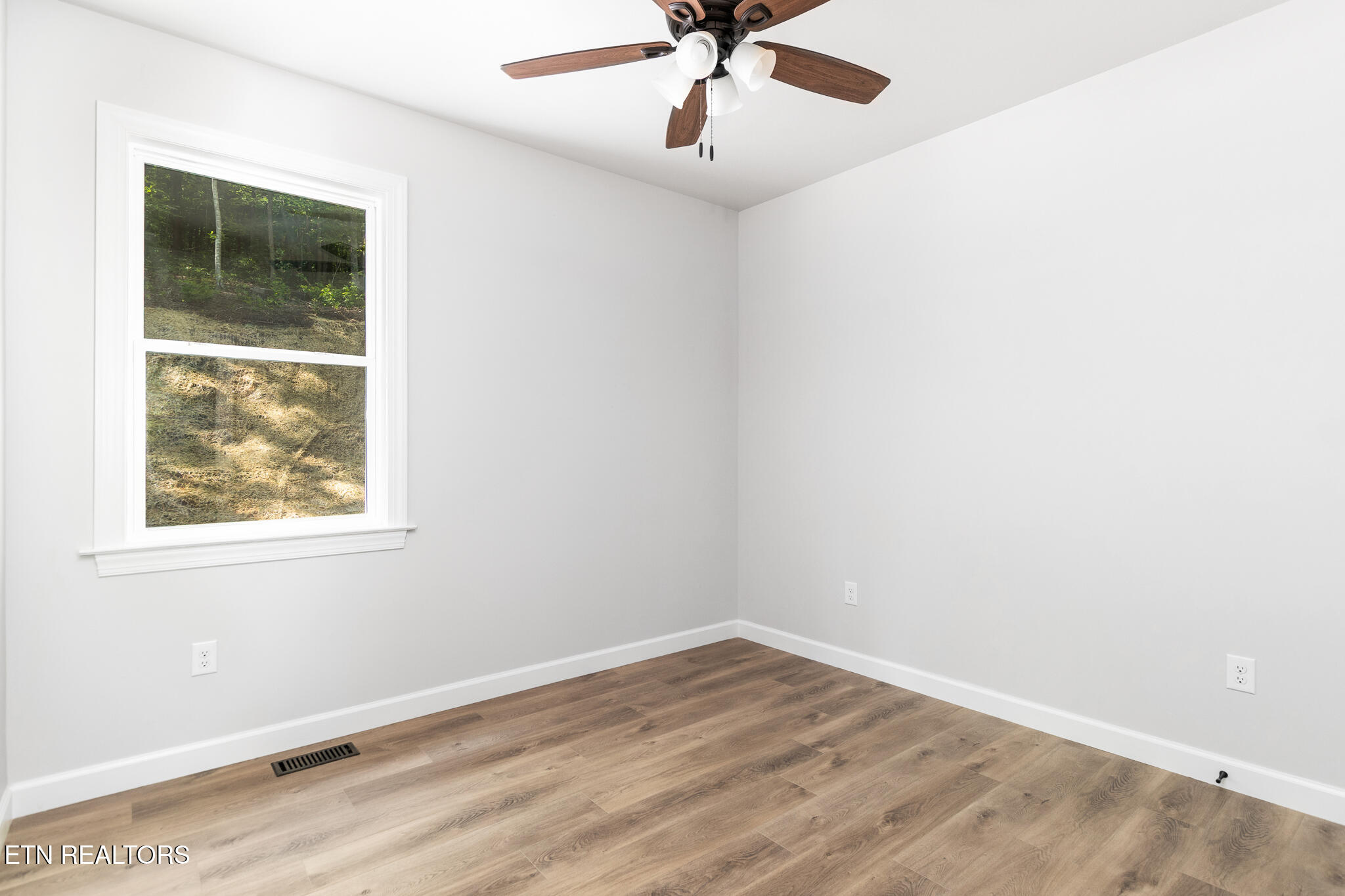 6917 4 Mile Road Maryville, TN 37803 - Photo 15 of 23 Bedroom 3