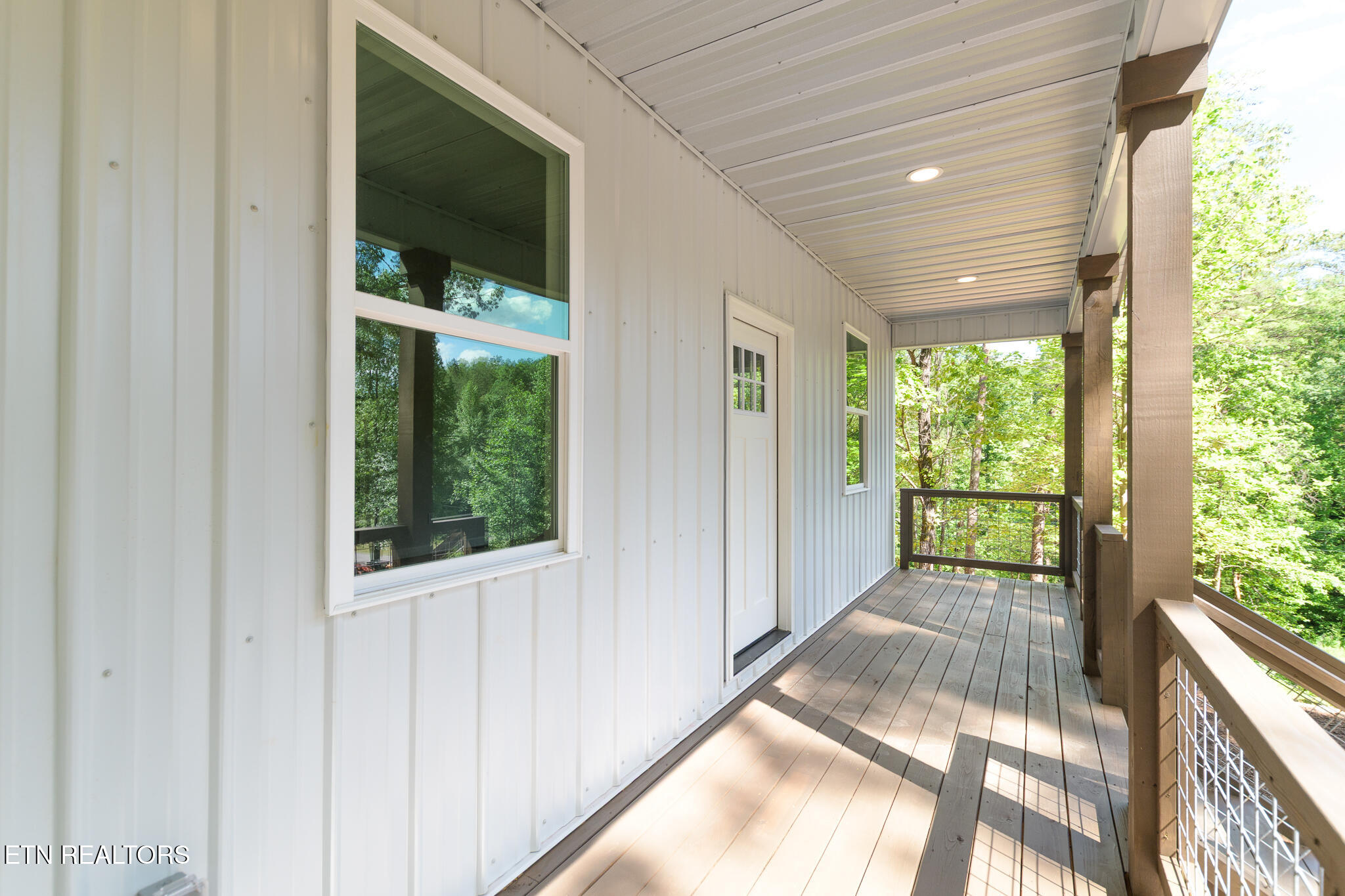 6917 4 Mile Road Maryville, TN 37803 - Photo 4 of 23 Front Porch