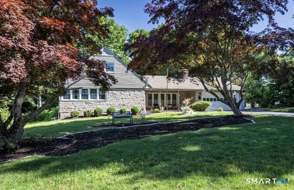 74 Dino Road Bristol, CT 06010 - Photo 3 of 40