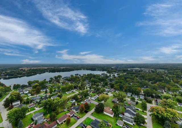 $474,900 | 24423 66th Street, Paddock Lake, WI 53168