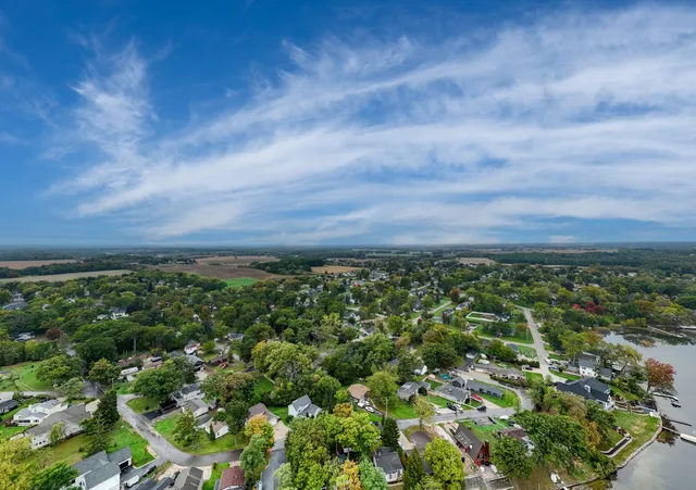 $474,900 | 24423 66th Street, Paddock Lake, WI 53168