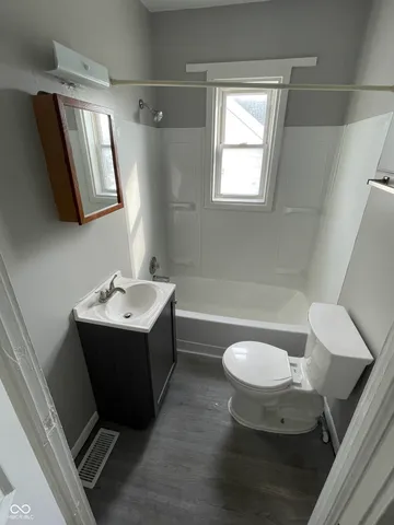 $699 | 1944 Unit D Shelby Street, Indianapolis, IN 46203