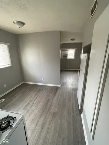 $699 | 1944 Unit D Shelby Street, Indianapolis, IN 46203