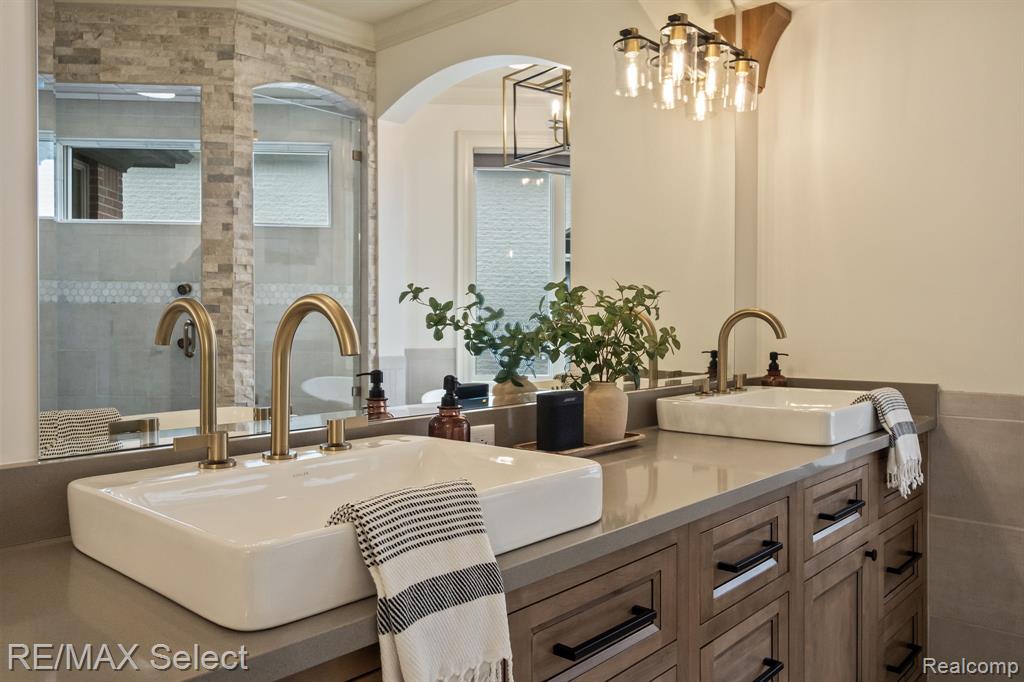 2559 North Long Lake Road Fenton, MI 48430 - Photo 26 of 90 Gallery Image 26